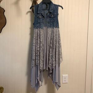 Grey lace vest. Sz S/M